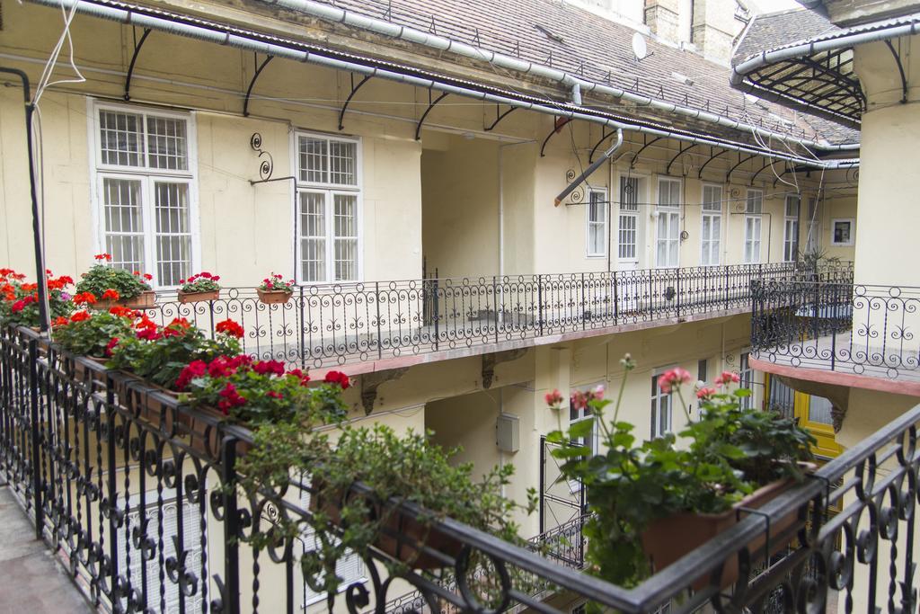 Real Apartments Museum Budapeste Exterior foto