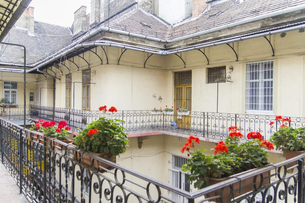 Real Apartments Museum Budapeste Exterior foto
